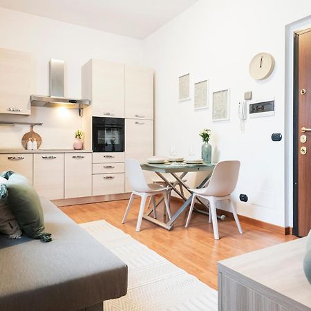 Cozy Apartament In Piazza 5 Giornate By Easylife Milano Exteriör bild